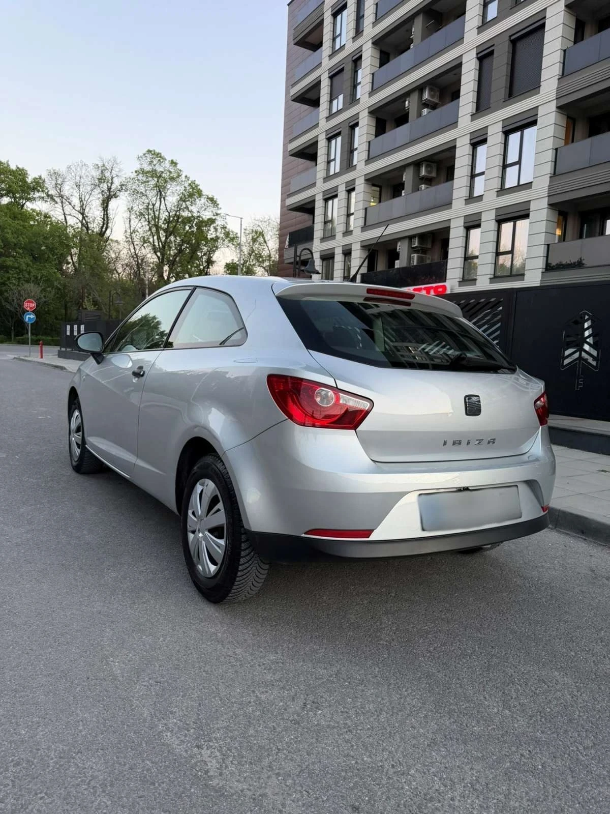 Seat Ibiza 1.2Tdi, снимка 6 - Автомобили и джипове - 54491427