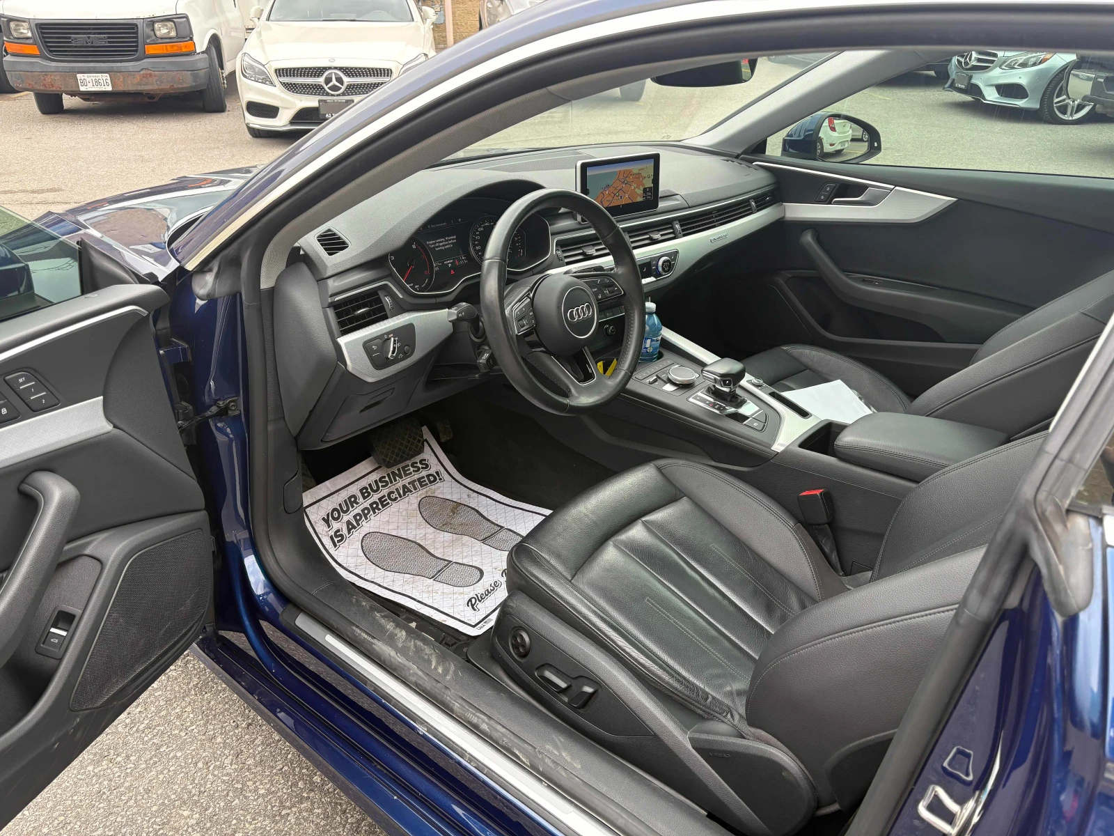 Audi A5 Progressiv * Keyless * CARFAX * АВТО КРЕДИТ * , снимка 7 - Автомобили и джипове - 54715331