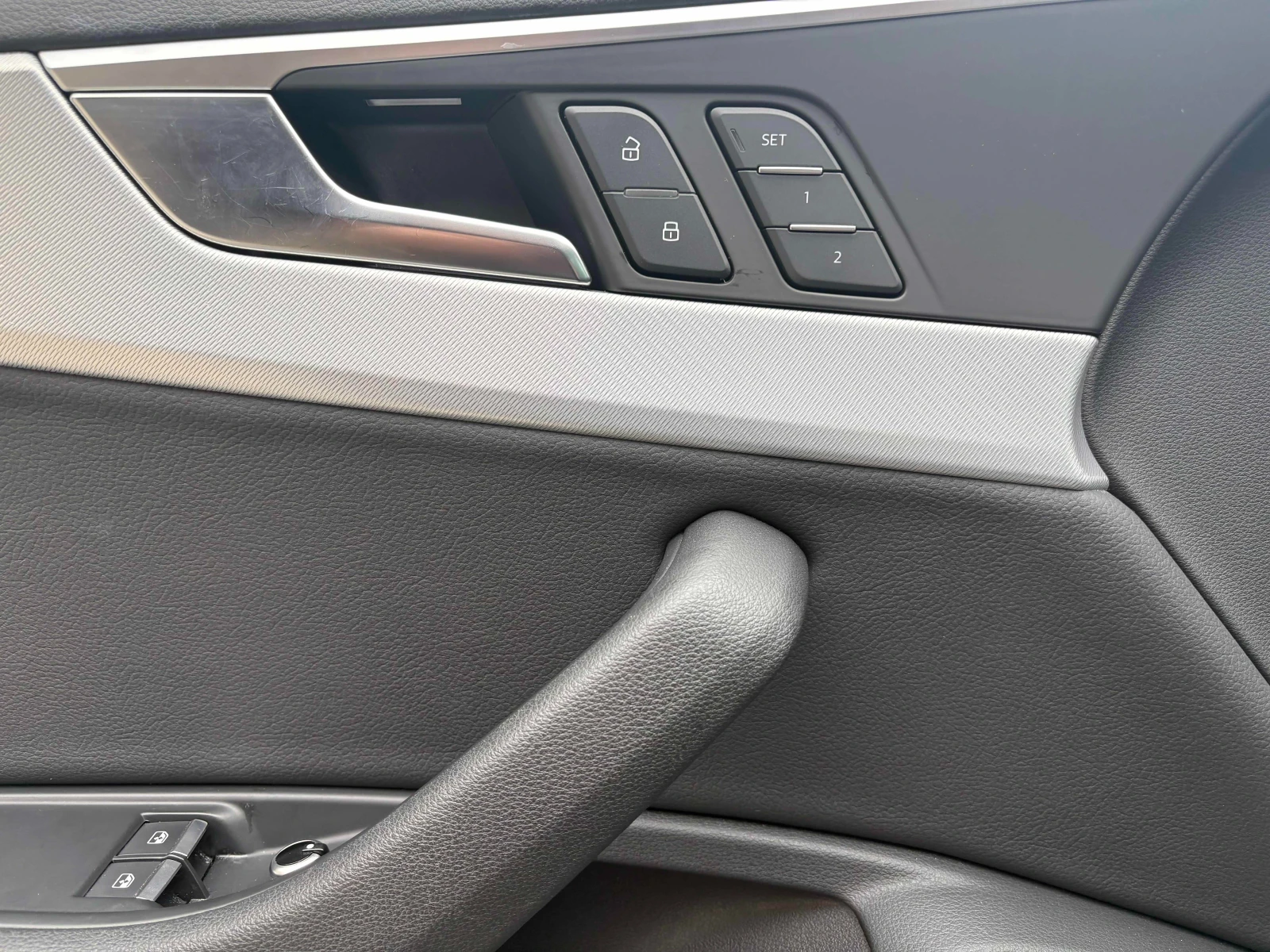 Audi A5 Progressiv * Keyless * CARFAX * АВТО КРЕДИТ * , снимка 12 - Автомобили и джипове - 54715331