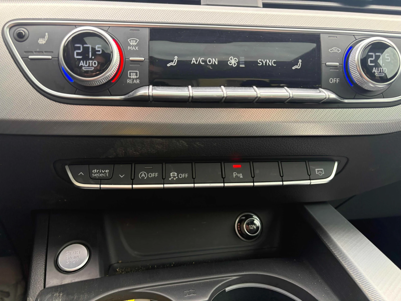 Audi A5 Progressiv * Keyless * CARFAX * АВТО КРЕДИТ * , снимка 11 - Автомобили и джипове - 54715331