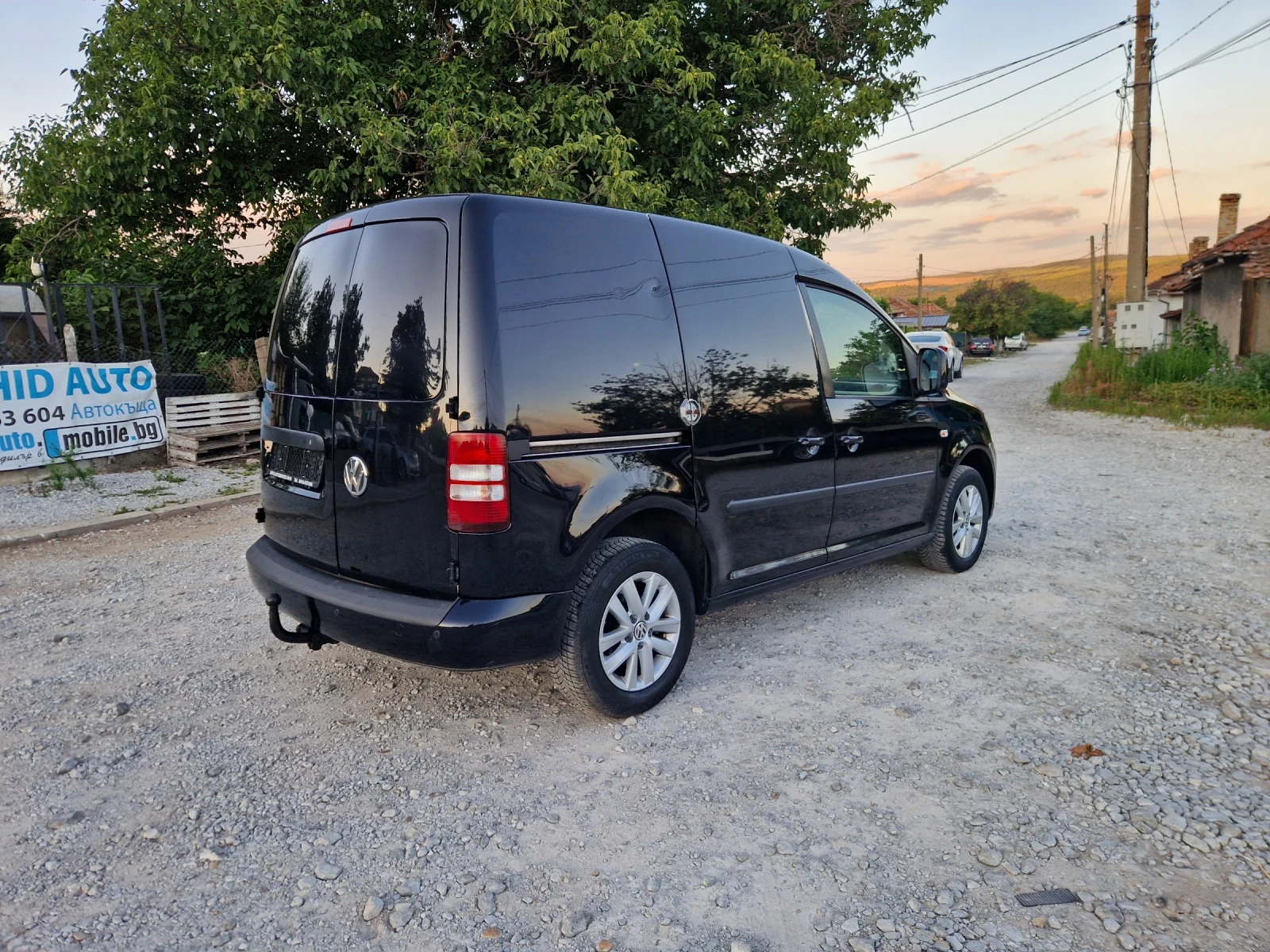 VW Caddy 1.6 TDI, снимка 2 - Автомобили и джипове - 55417157