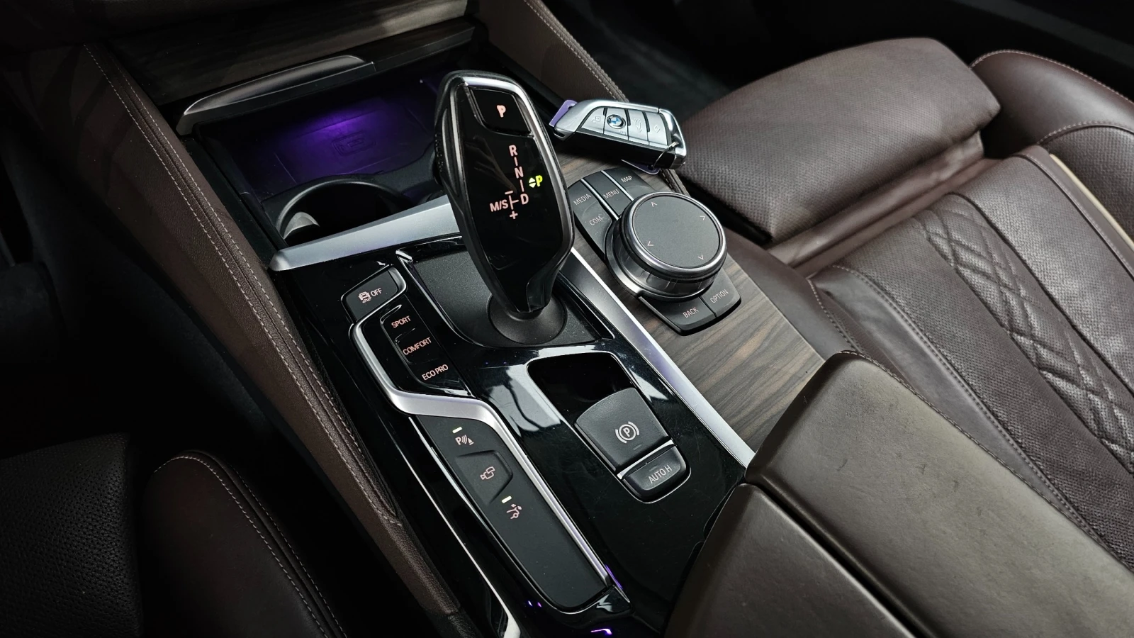 BMW 6 GT 640i xDrive Luxury | HUD | MEMORY | SOFT CLOSE, снимка 11 - Автомобили и джипове - 55430681