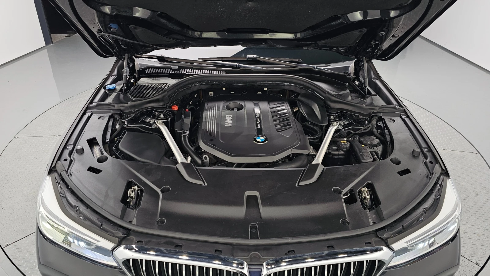 BMW 6 GT 640i xDrive Luxury | HUD | MEMORY | SOFT CLOSE, снимка 5 - Автомобили и джипове - 55430681