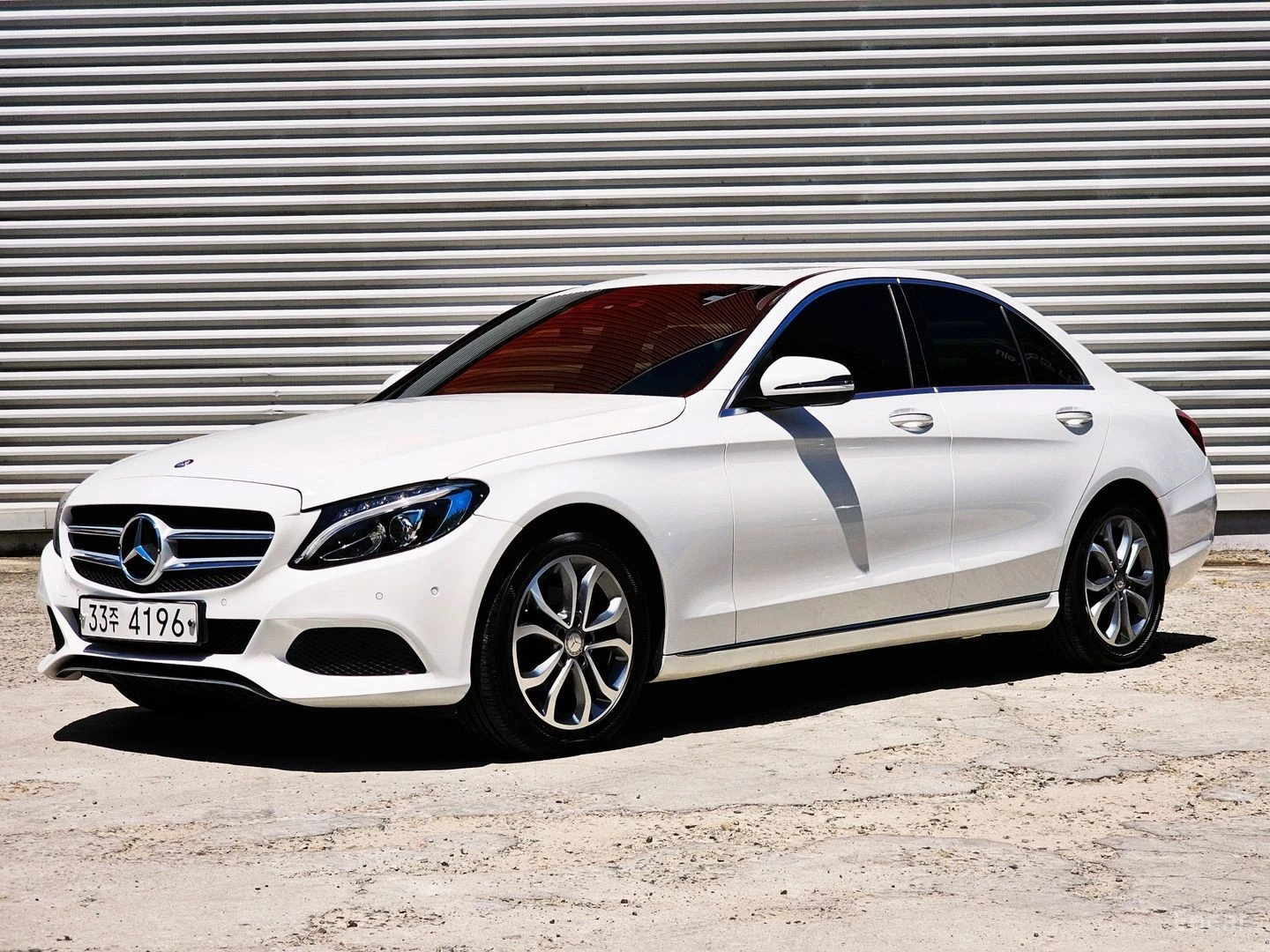 Mercedes-Benz C 220 D* AVANTGARDE* ЧЕРВЕНА КОЖА* ПОДГРЕВ* PANO* АВТОКР, снимка 2 - Автомобили и джипове - 55647424
