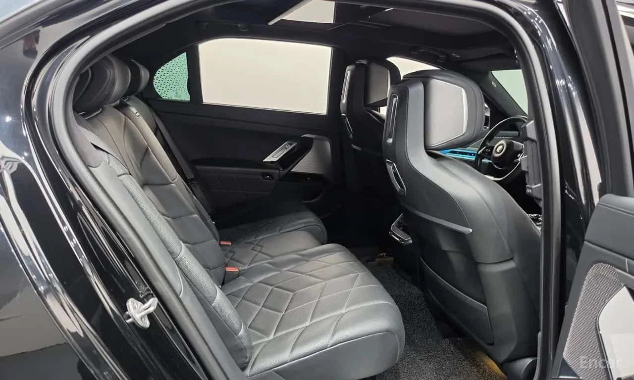 BMW 740 d xDrive Design Pure Excellence , снимка 12 - Автомобили и джипове - 56262375