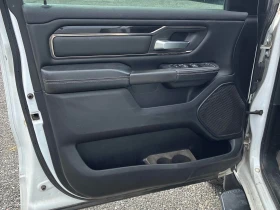 Dodge RAM 1500 * Sport 4x4 Crew Cab 5'7" Box * CARFAX * Ц, снимка 9