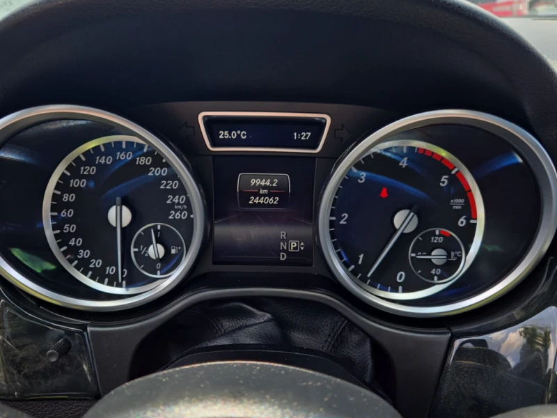 Mercedes-Benz ML 350 Bluetec* AMG* 4MATIC* Harman* Подгрев* Камера* , снимка 5 - Автомобили и джипове - 52317608