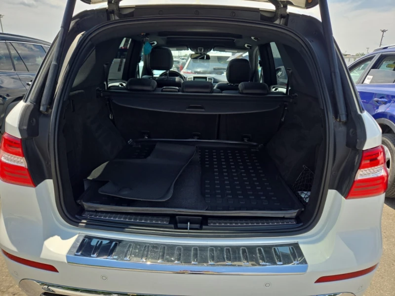 Mercedes-Benz ML 350 Bluetec* AMG* 4MATIC* Harman* Подгрев* Камера* , снимка 11 - Автомобили и джипове - 52317608