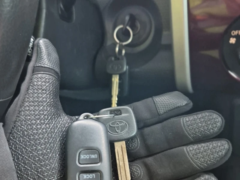 Toyota Fj cruiser * S * CARFAX * БЕЗ ПЪРВОНАЧАЛНА ВНОСКА, снимка 8 - Автомобили и джипове - 53128477