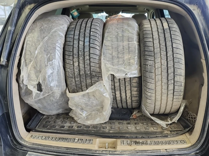 Mercedes-Benz ML 350 / BLUETEC / PAMETI / PANO / CARFAX, снимка 14 - Автомобили и джипове - 53248233