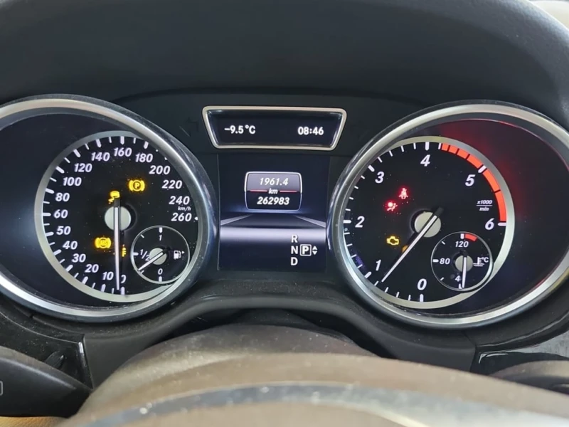 Mercedes-Benz ML 350 / BLUETEC / PAMETI / PANO / CARFAX, снимка 9 - Автомобили и джипове - 53248233