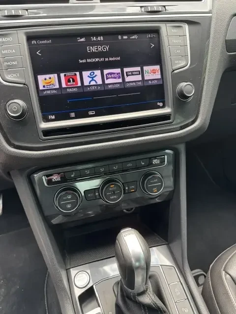 VW Tiguan R-Line, снимка 8 - Автомобили и джипове - 56039059