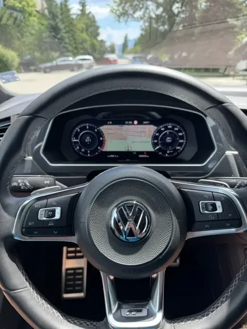 VW Tiguan R-Line, снимка 7 - Автомобили и джипове - 56039059