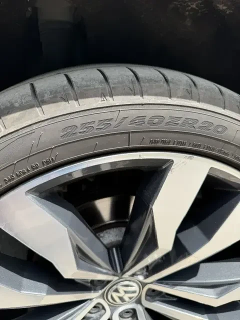 VW Tiguan R-Line, снимка 16 - Автомобили и джипове - 56039059