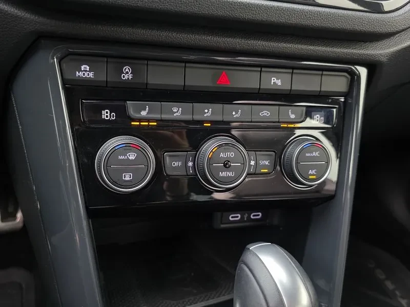 VW T-Roc 2.0 TDI PREMIUM, снимка 17 - Автомобили и джипове - 56324931