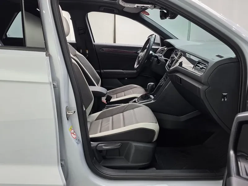 VW T-Roc 2.0 TDI PREMIUM, снимка 11 - Автомобили и джипове - 56324931
