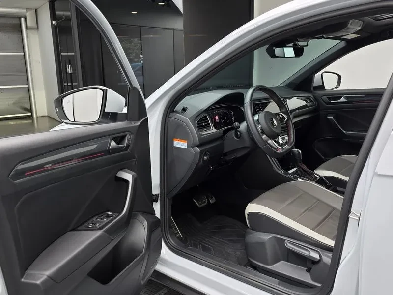 VW T-Roc 2.0 TDI PREMIUM, снимка 10 - Автомобили и джипове - 56324931