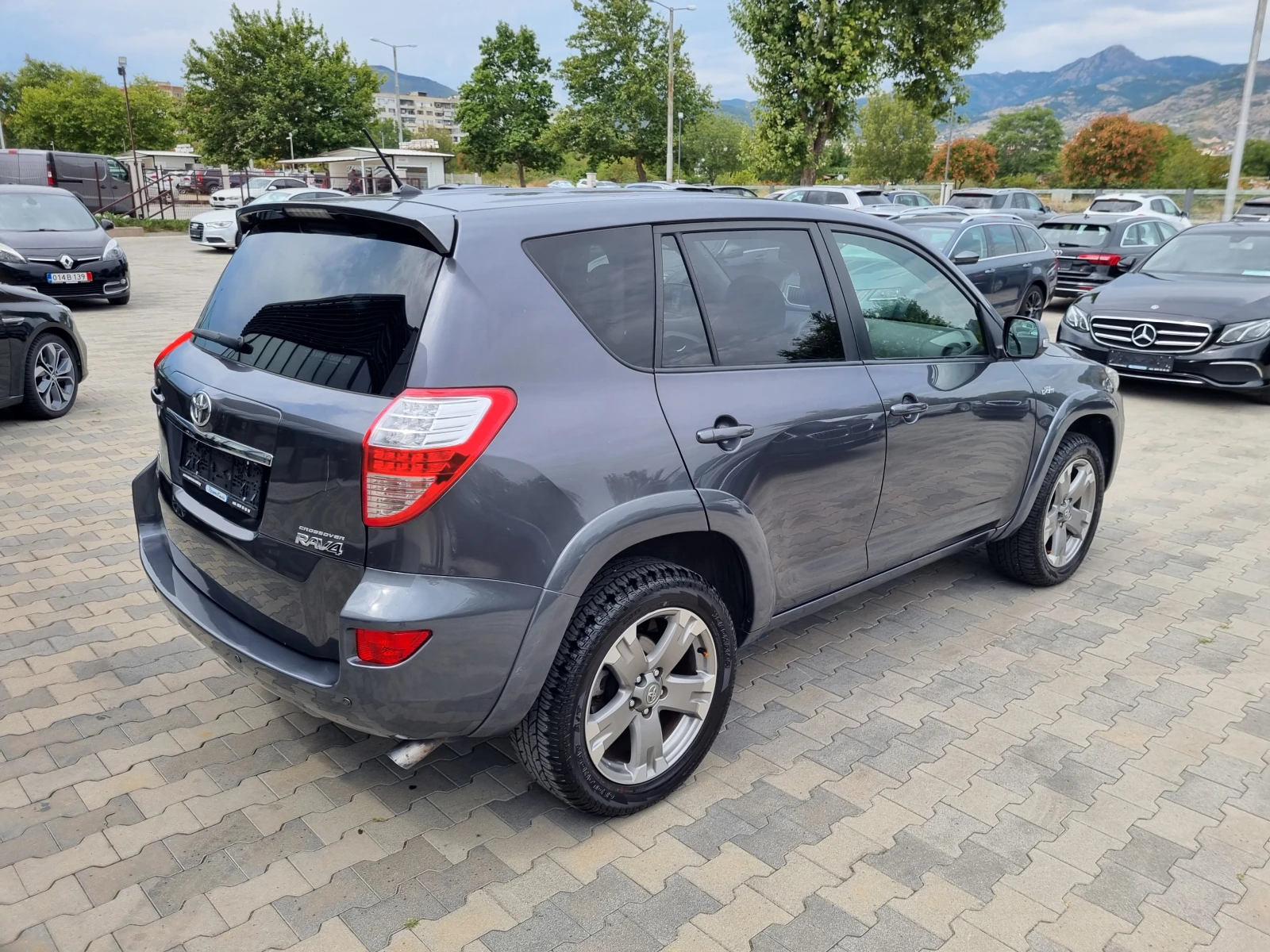 Toyota Rav4 2.2D-АВТОМАТИК* 160.000км * CROSSOVER - изображение 6