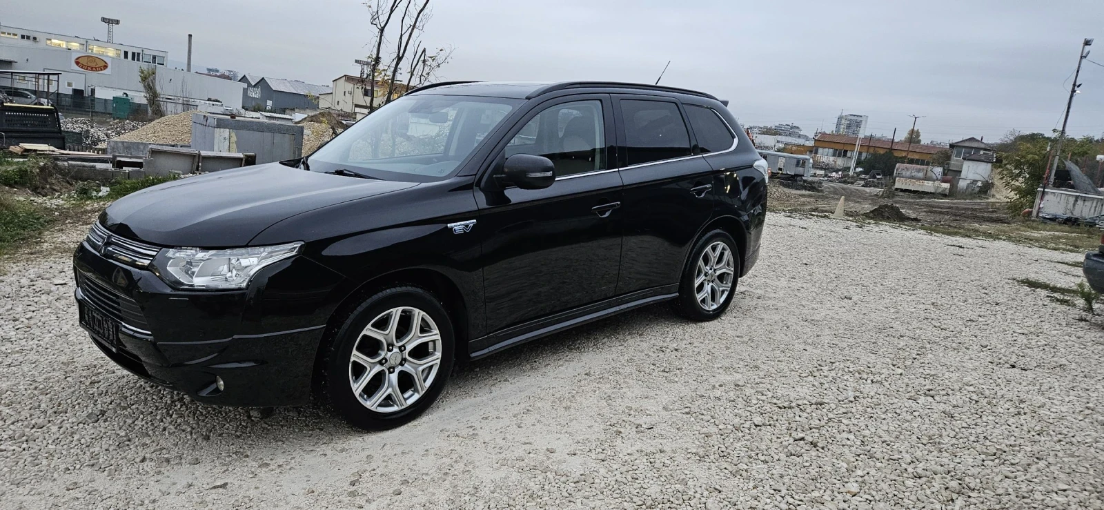 Mitsubishi Outlander Plug-in Hybrid 4х4 - изображение 6