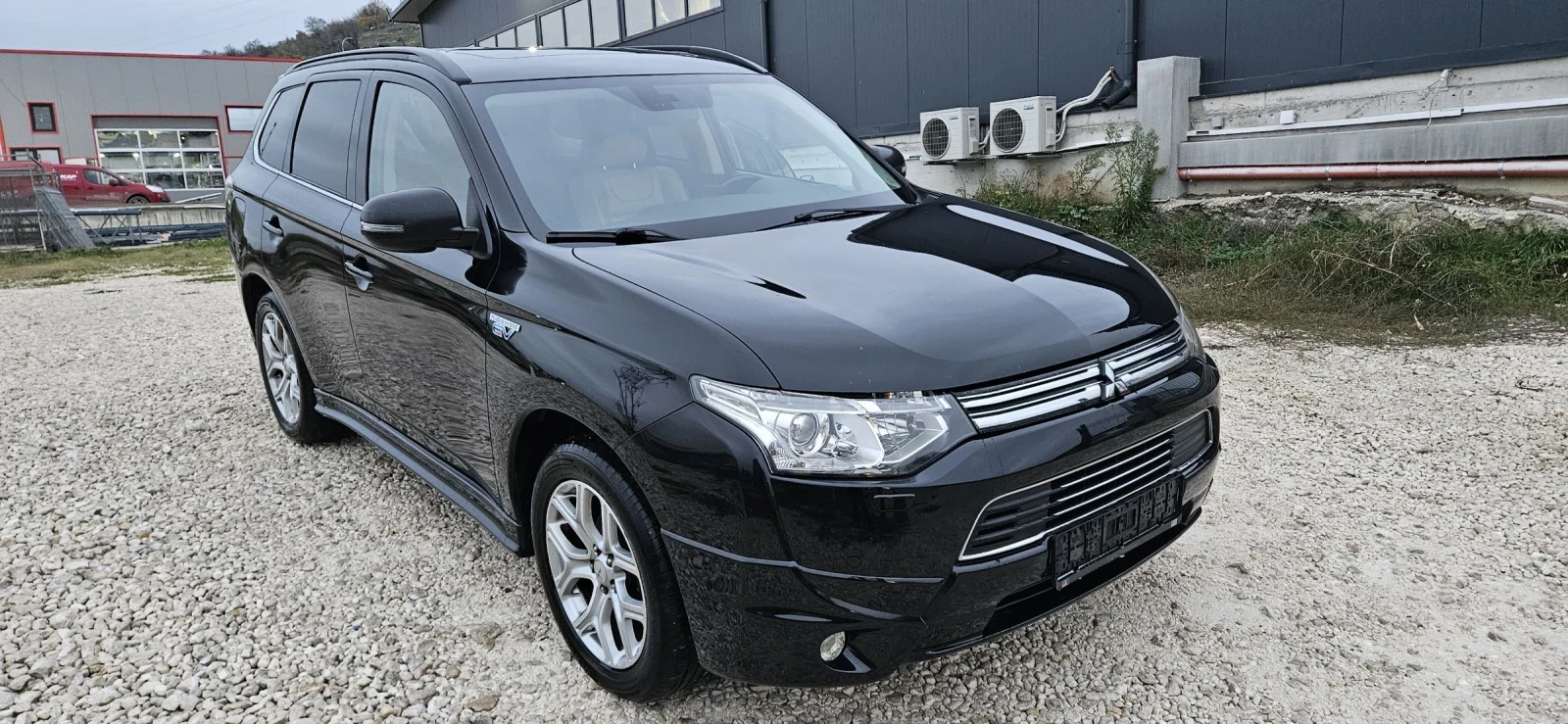 Mitsubishi Outlander Plug-in Hybrid 4х4 - изображение 2