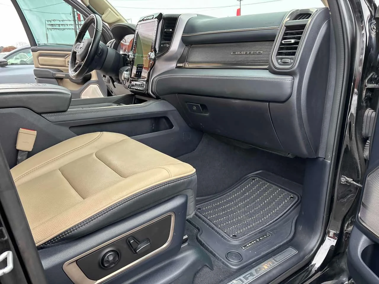 Dodge RAM 1500 Limited /360/HARMON KARDON/DIS/PANO/��������� | Mobile.bg � ����������� 14