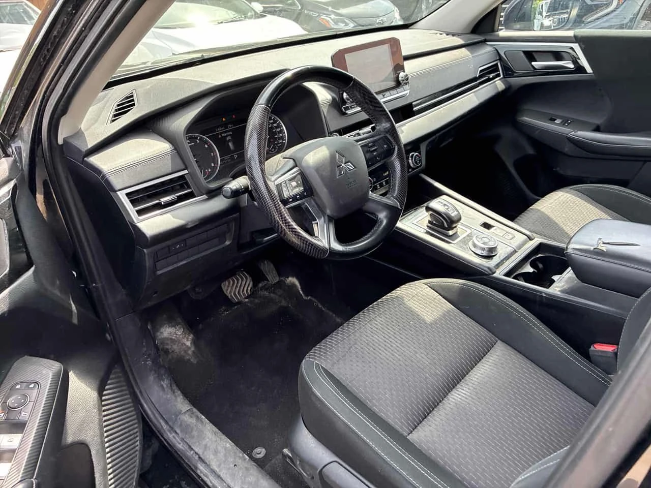 Mitsubishi Outlander * ES * ПОДГРЕВ * КАМЕРА * АВТОКРЕДИТ, снимка 5 - Автомобили и джипове - 54811778
