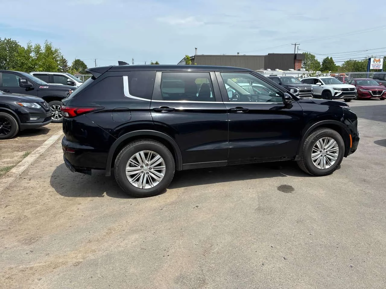 Mitsubishi Outlander * ES * ПОДГРЕВ * КАМЕРА * АВТОКРЕДИТ, снимка 3 - Автомобили и джипове - 54811778