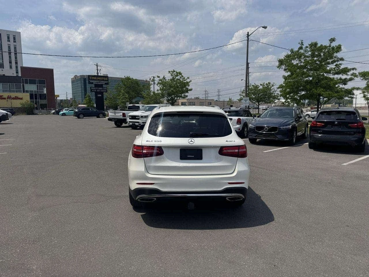 Mercedes-Benz GLC 300 * 4MATIC LEATHER PANO/ROOF NAVI B/SPOT CAMERA , снимка 6 - Автомобили и джипове - 55461139