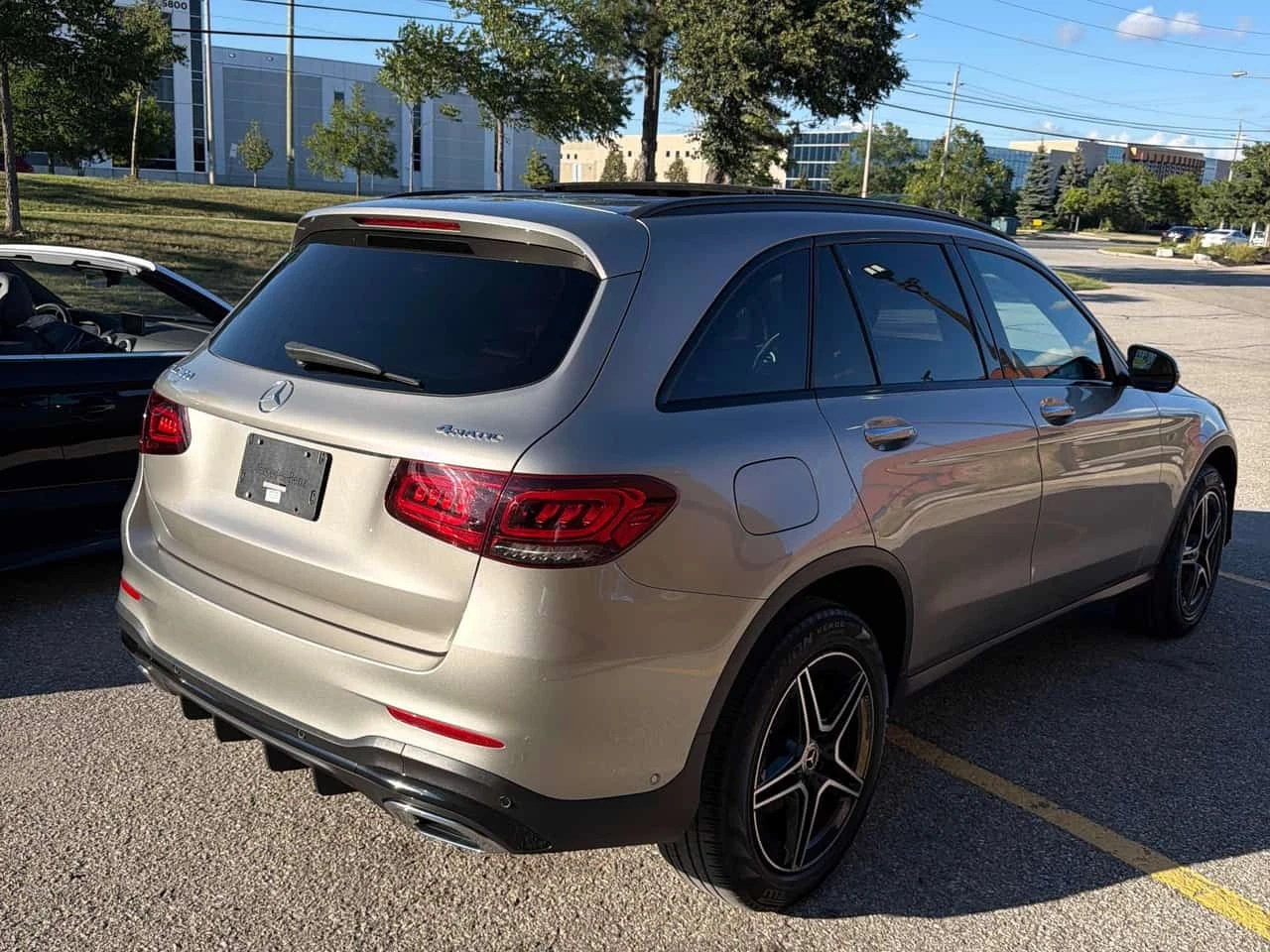 Mercedes-Benz GLC 300 4МАТIC* DIS* 360* AMBIENT* , снимка 4 - Автомобили и джипове - 55743719