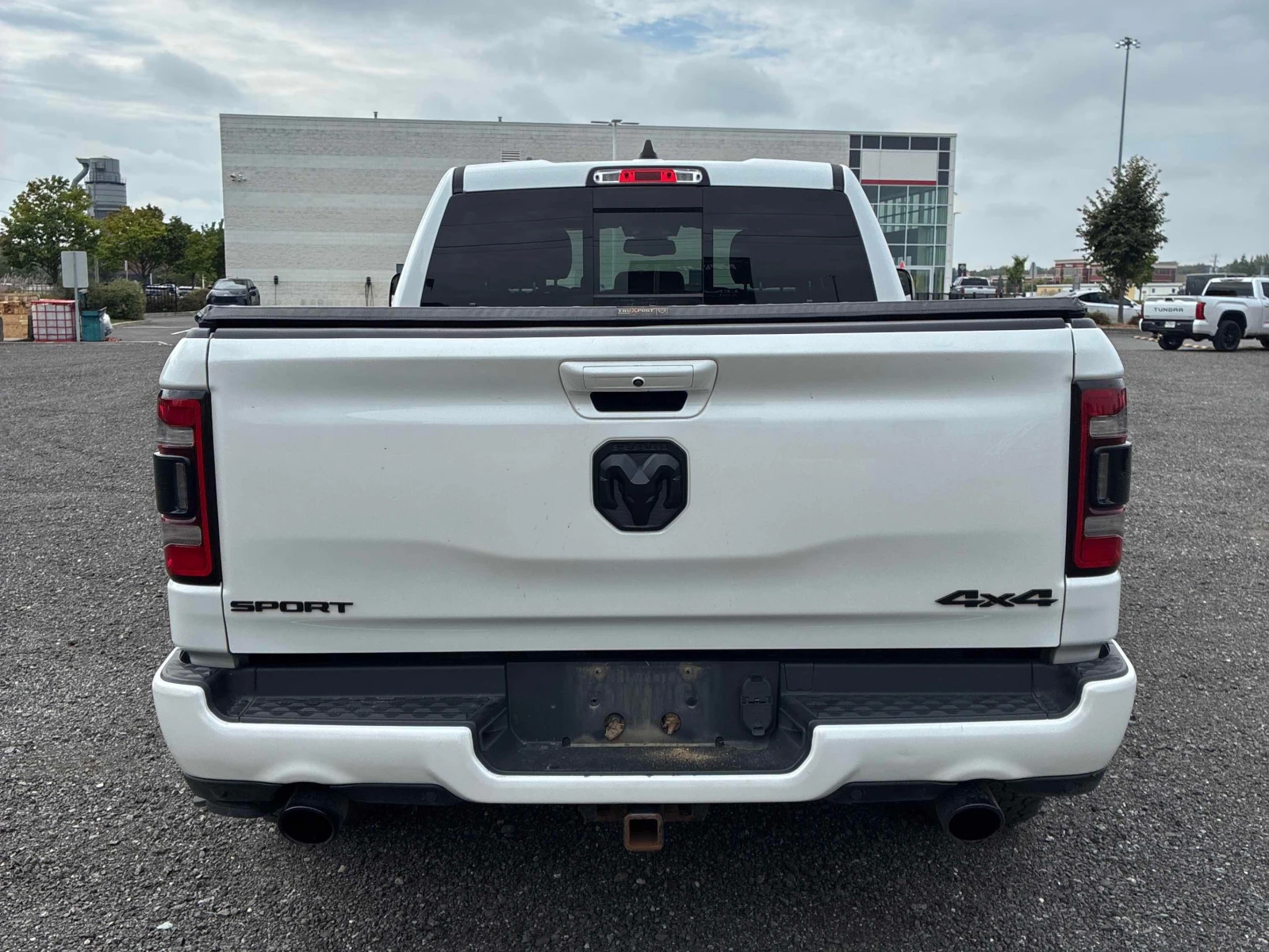 Dodge RAM 1500 * Sport 4x4 Crew Cab 5'7" Box * CARFAX * Ц, снимка 4 - Автомобили и джипове - 56139551
