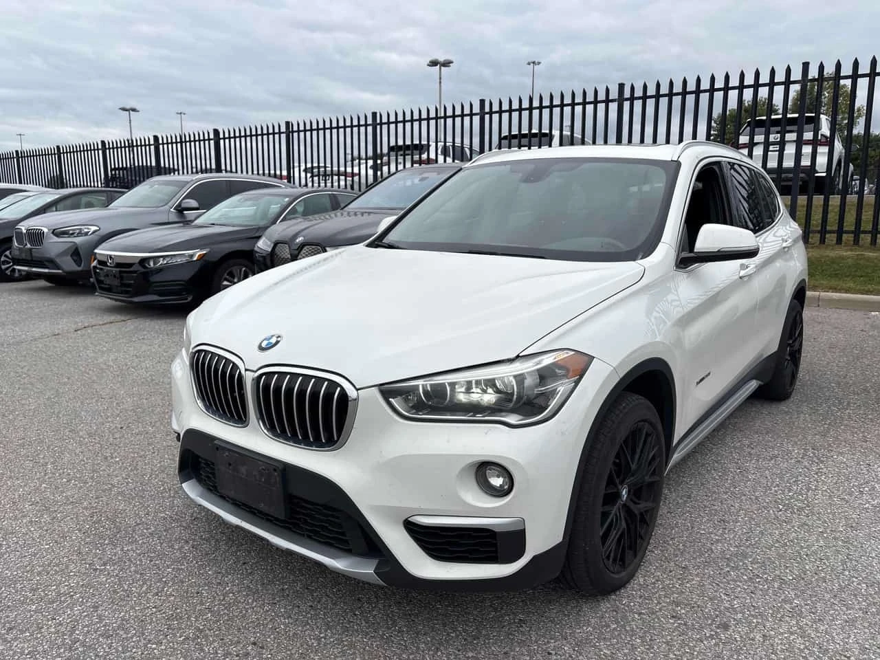 BMW X1 * xDrive28i * CARFAX * ОТ ПРЕДСТАВИТЕЛСТВО НА БМВ 