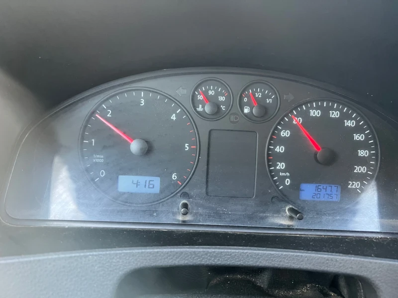 VW T5 1.9 tdi, снимка 7 - Бусове и автобуси - 52743745