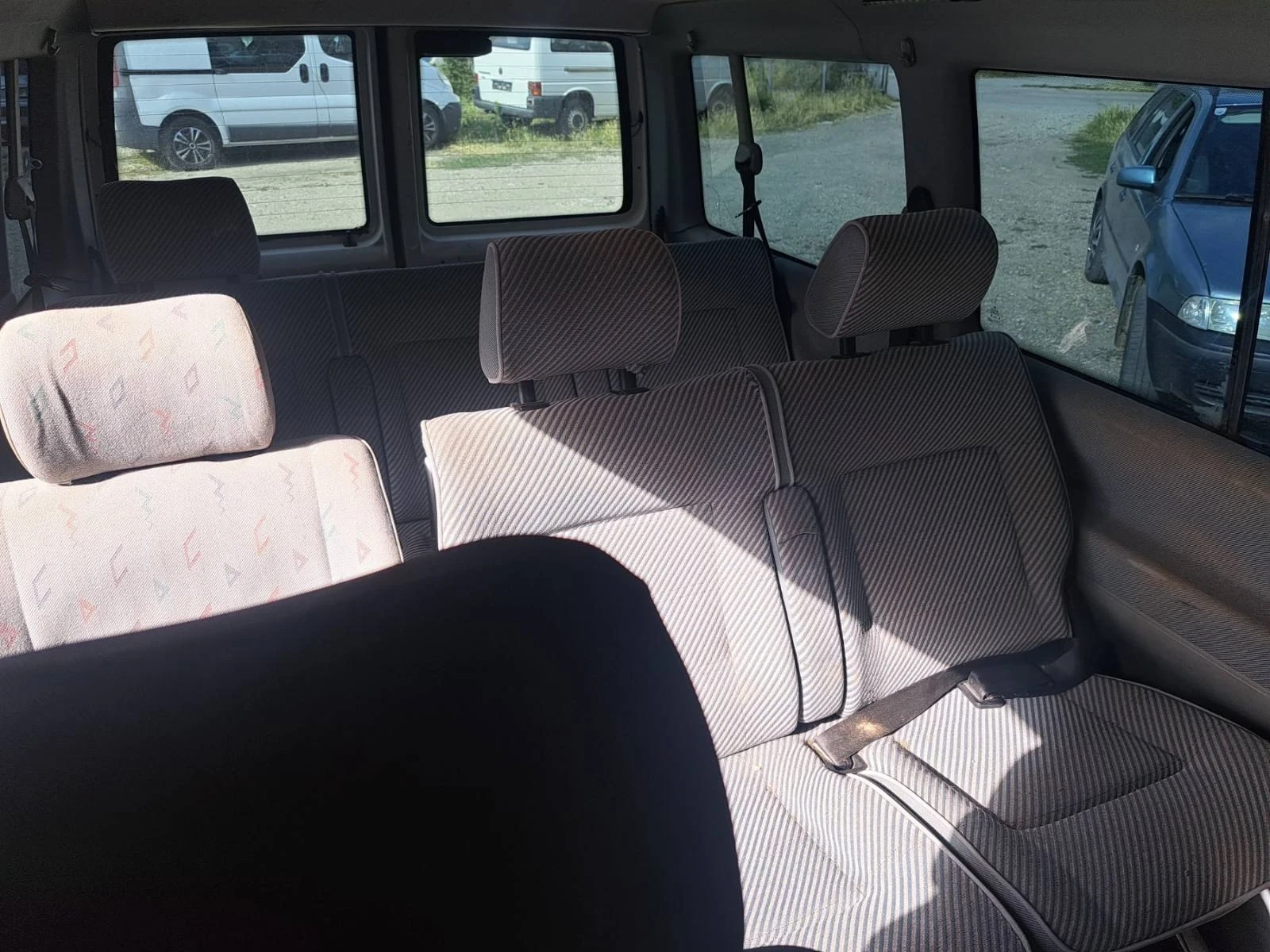 VW Caravelle 2.5 TDI , снимка 4 - Бусове и автобуси - 55440131