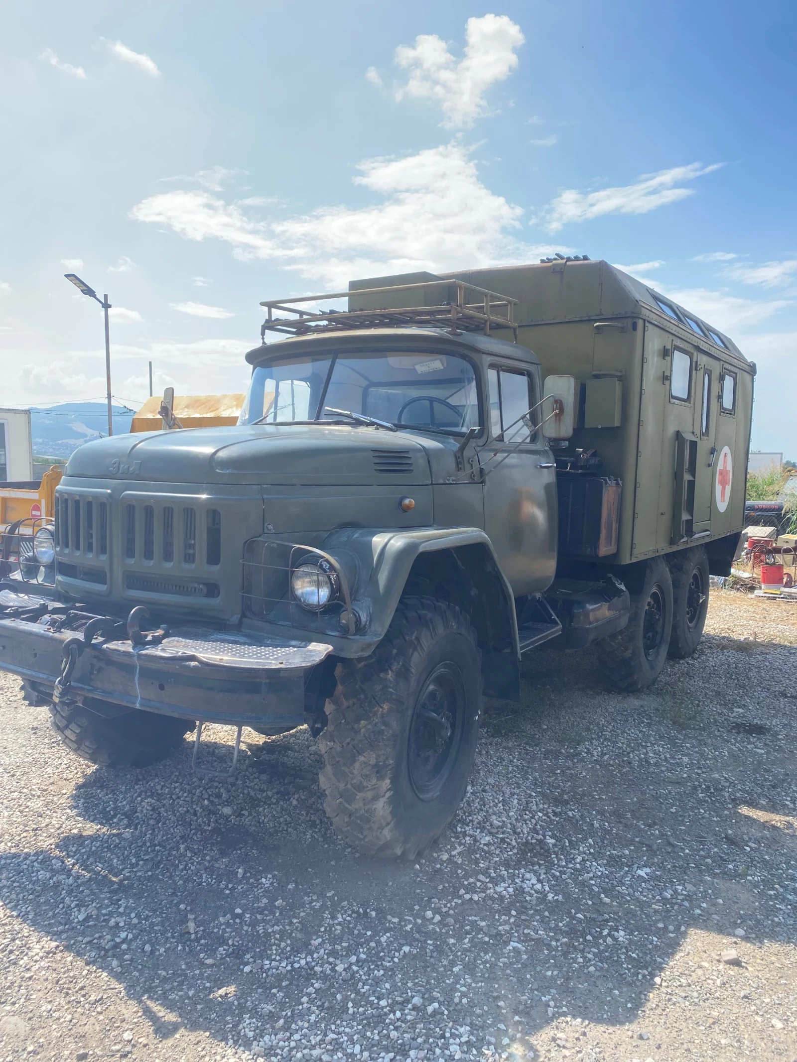 Zil 131 1741км //Като нов\\, снимка 2 - Камиони - 53627595