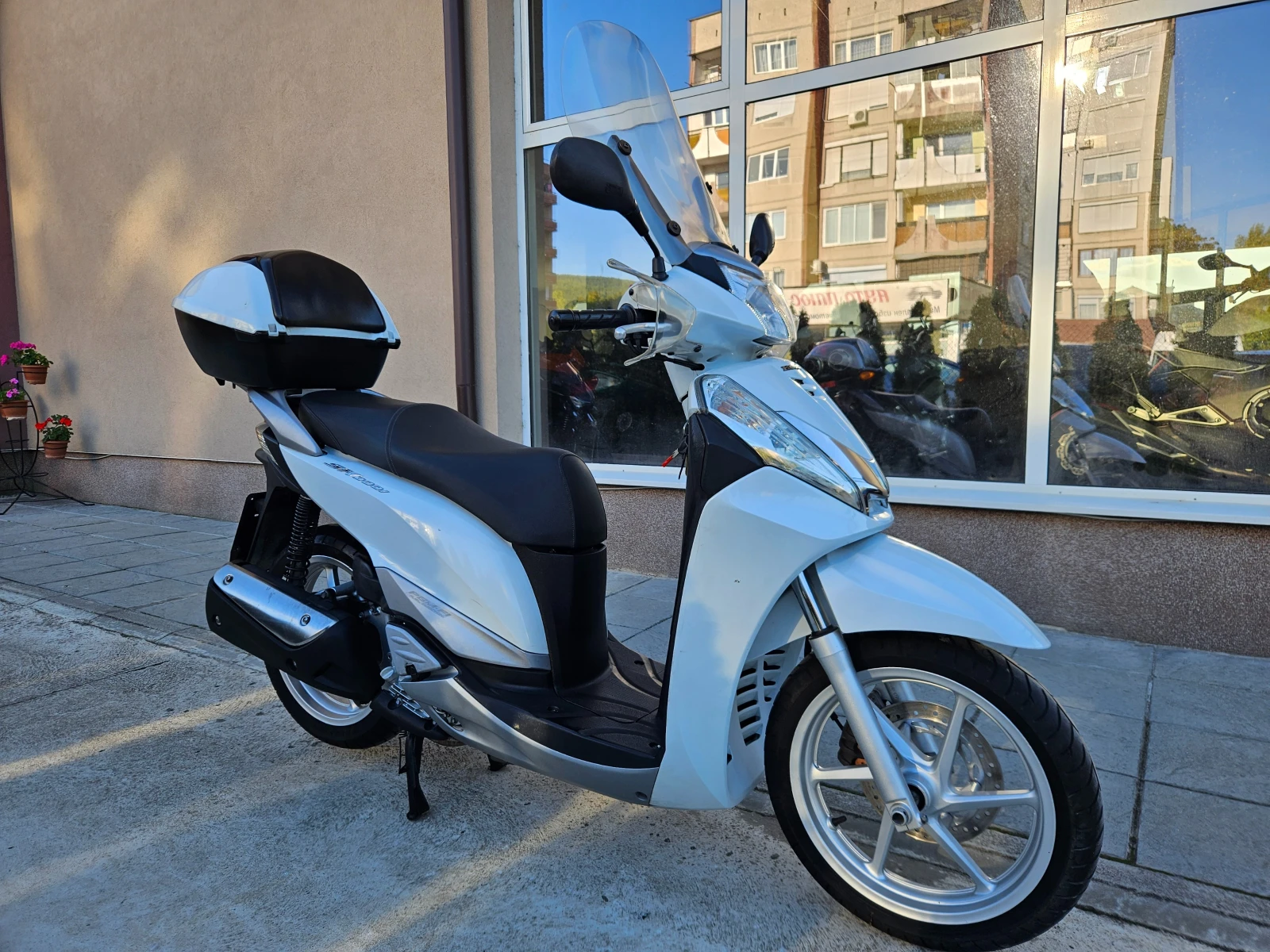 Honda Sh 300ie, White SH300, 2014г. | Mobile.bg — изображение 1