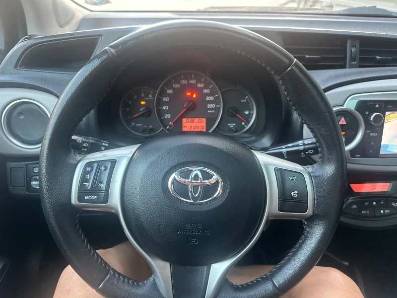 Toyota Yaris 1.4 D4D, снимка 14 - Автомобили и джипове - 47144964