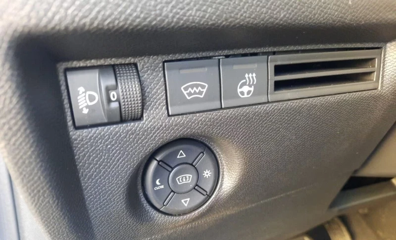 Citroen C4 1.2MHEV/136HP/MAX/CAM/DIGI/LED/NAVI/KLESS/559g, снимка 13 - Автомобили и джипове - 52331080