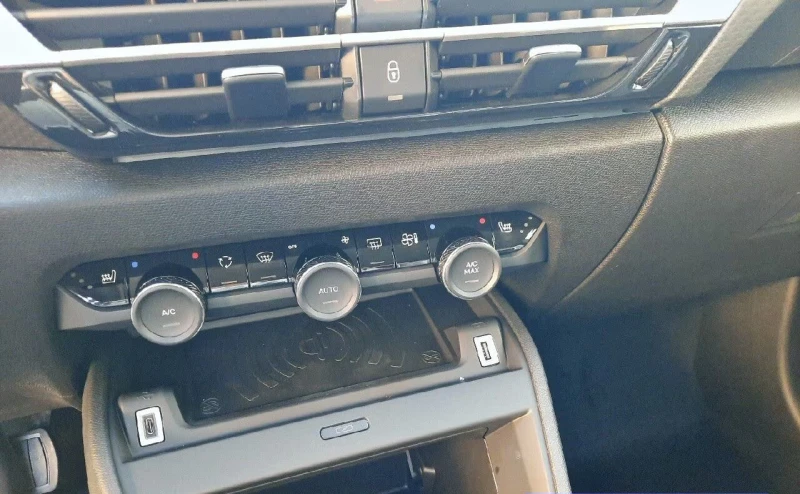 Citroen C4 1.2MHEV/136HP/MAX/CAM/DIGI/LED/NAVI/KLESS/559g, снимка 10 - Автомобили и джипове - 52331080