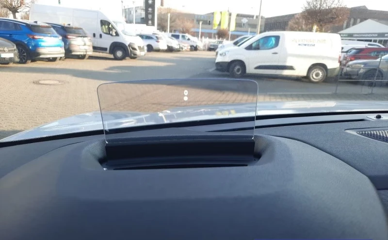 Citroen C4 1.2MHEV/136HP/MAX/CAM/DIGI/LED/NAVI/KLESS/559g, снимка 9 - Автомобили и джипове - 52331080