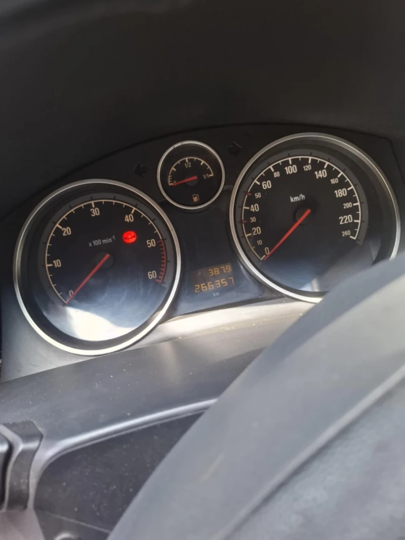 Opel Astra, снимка 10 - Автомобили и джипове - 53513657