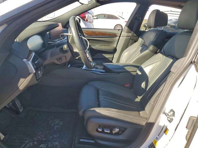 BMW 640 GT* XDrive* Kожа* Подгрев* ПАНО* НАВИ* KEYLESS - изображение 7