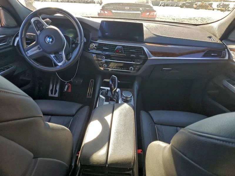 BMW 640 GT* XDrive* Kожа* Подгрев* ПАНО* НАВИ* KEYLESS - изображение 8