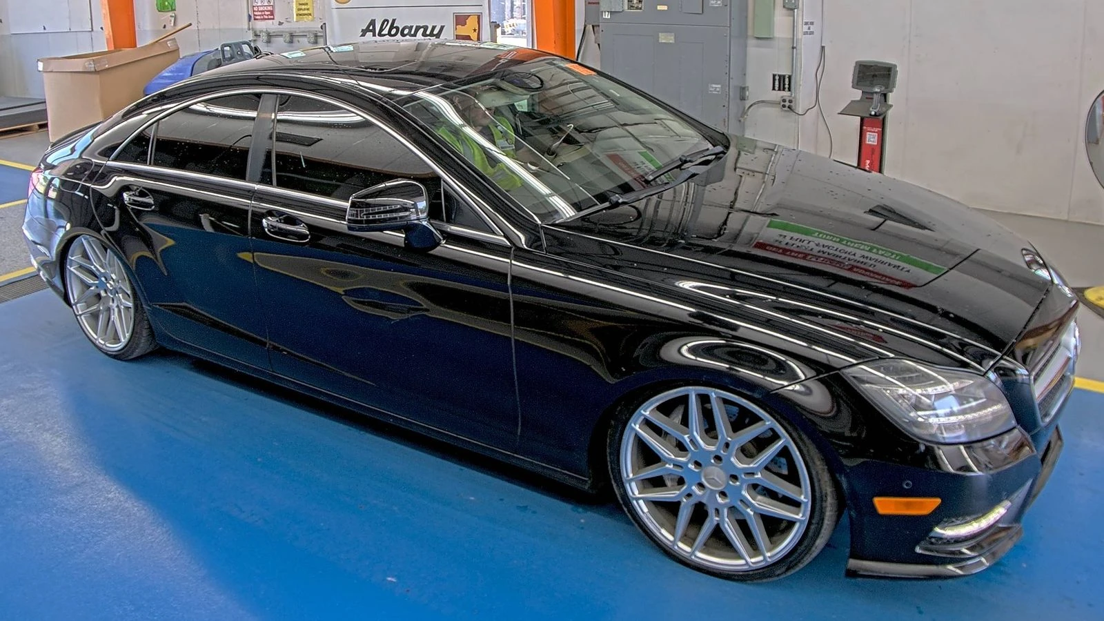 Mercedes-Benz CLS 500 AMG* PACK* 4MATIC* HARMAN* KARDON* ОБДУХВАНЕ* МАСА - изображение 3