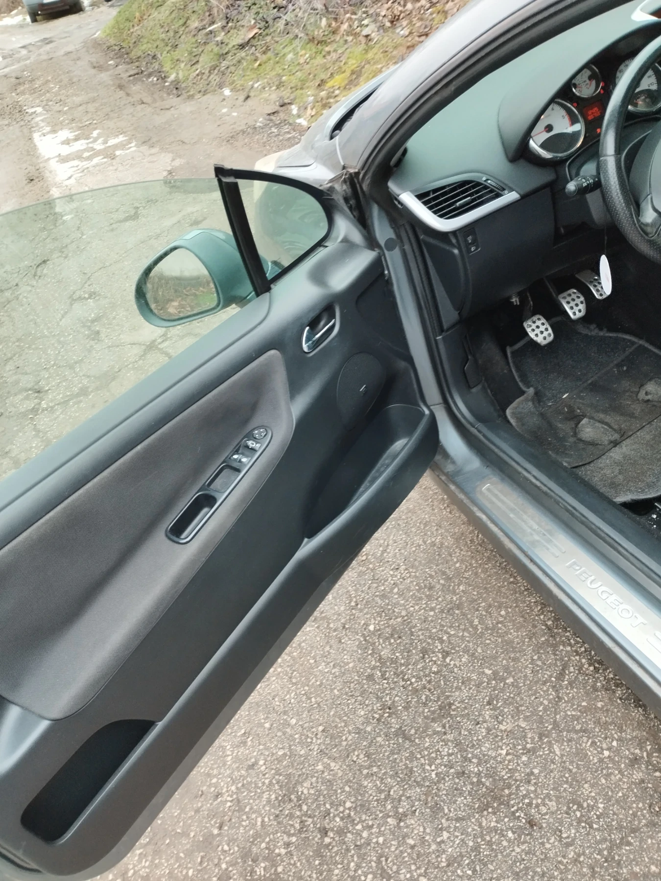 Peugeot 207 CC кабрио  - изображение 4