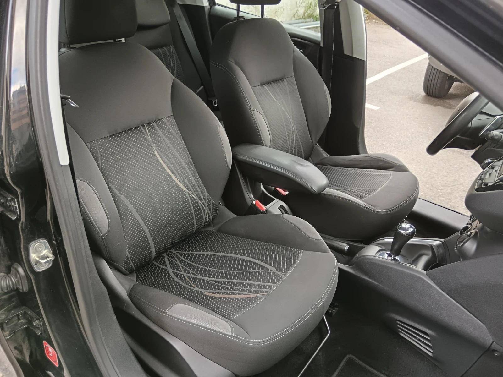 Peugeot 208 1.4 E-HDI, снимка 10 - Автомобили и джипове - 54168632