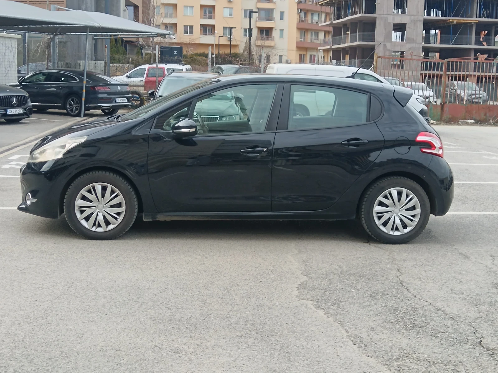 Peugeot 208 1.4 E-HDI, снимка 8 - Автомобили и джипове - 54168632