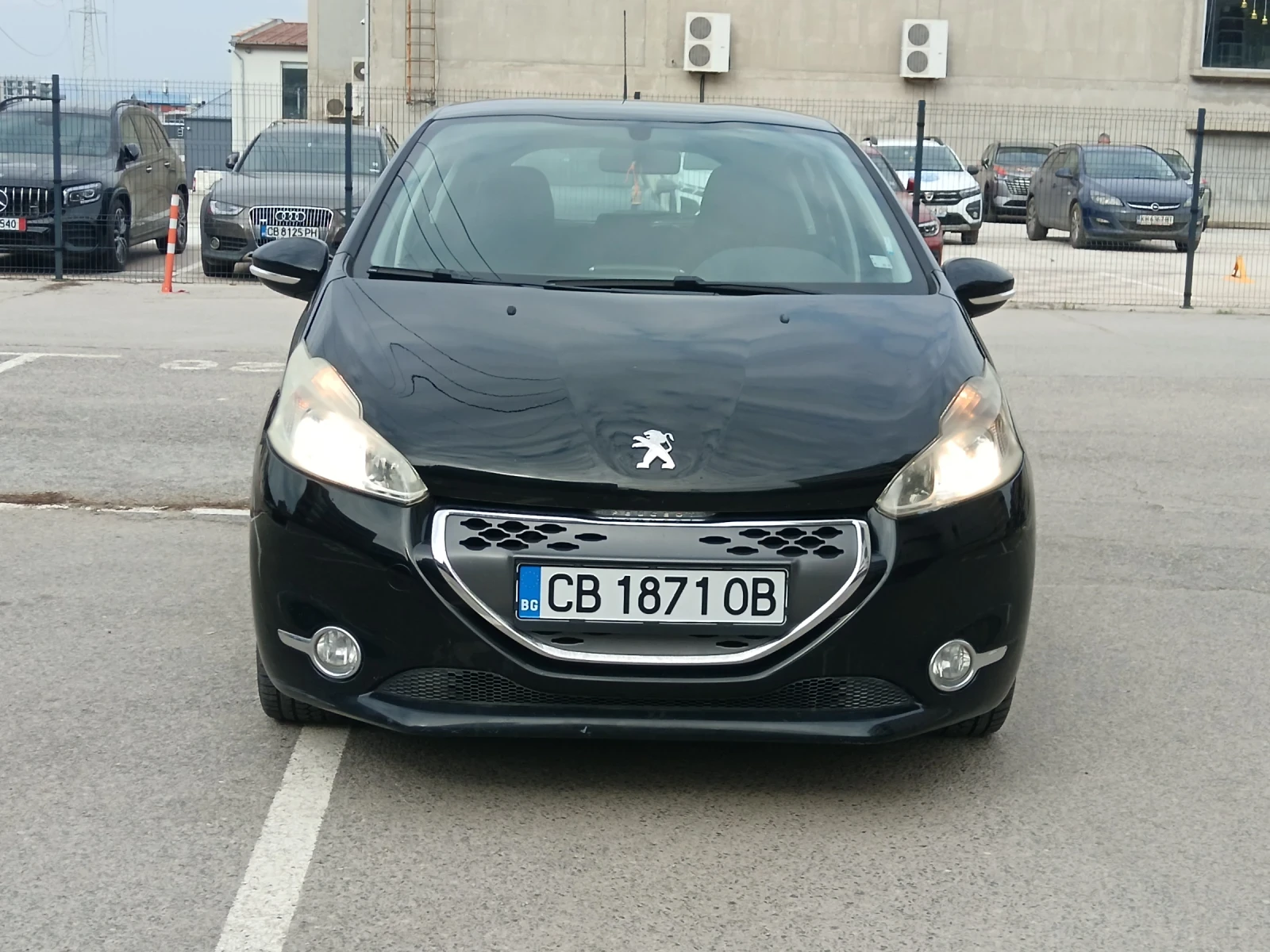 Peugeot 208 1.4 E-HDI, снимка 2 - Автомобили и джипове - 54168632