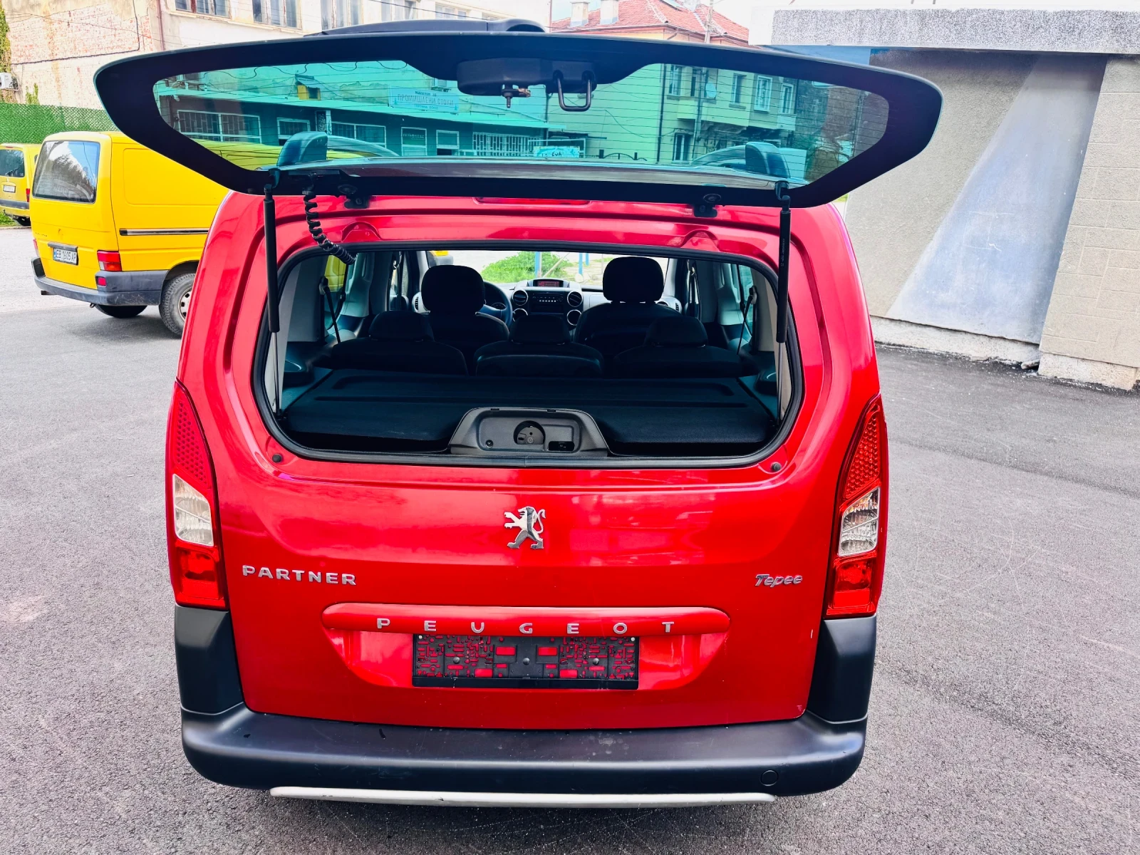 Peugeot Partner 1.6hdi* Tepee* TOP, снимка 7 - Автомобили и джипове - 54284731