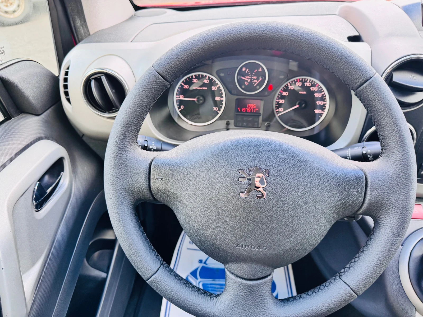 Peugeot Partner 1.6hdi* Tepee* TOP, снимка 11 - Автомобили и джипове - 54284731