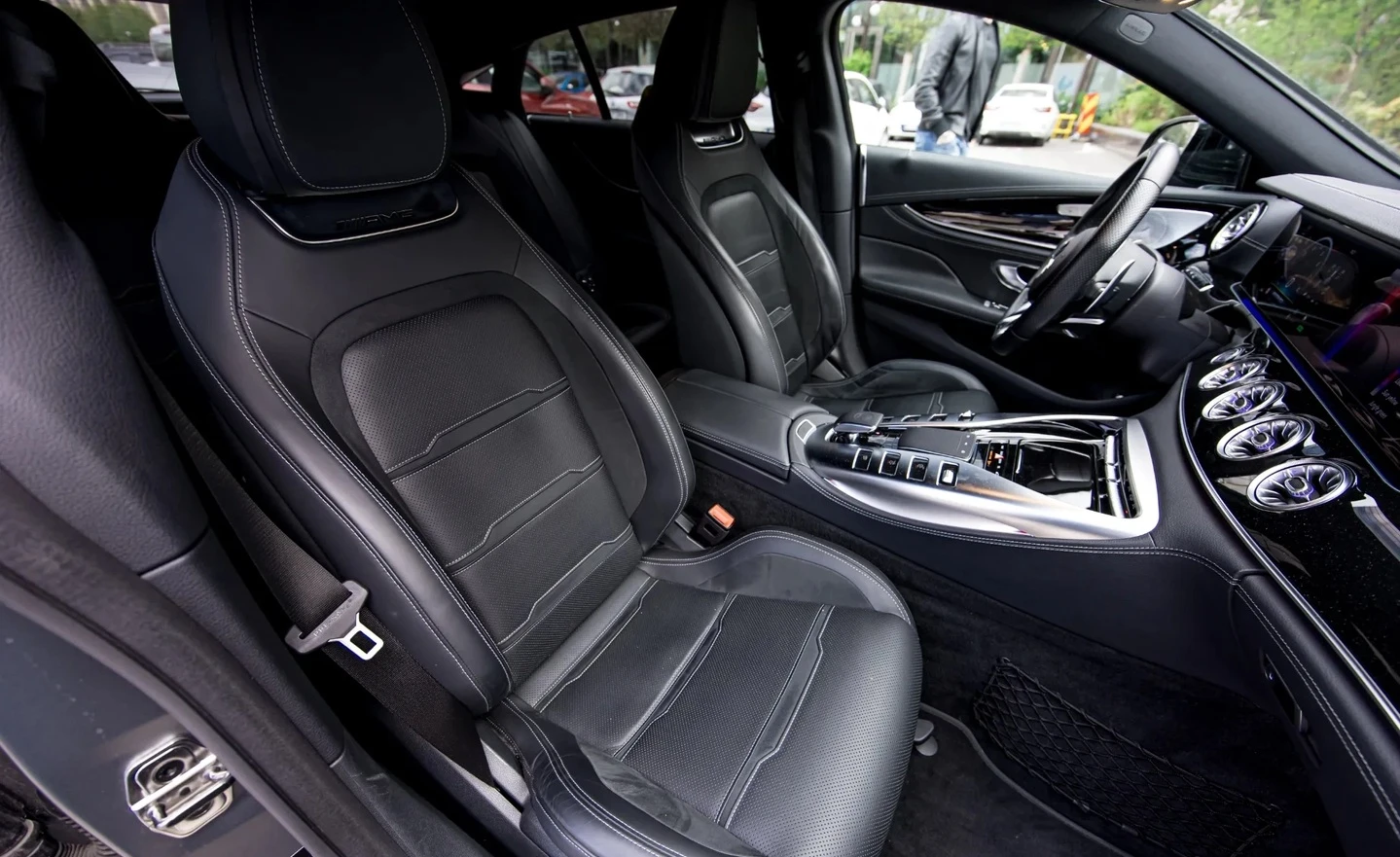 Mercedes-Benz AMG GT 43 4MATIC+ , снимка 7 - Автомобили и джипове - 54331107